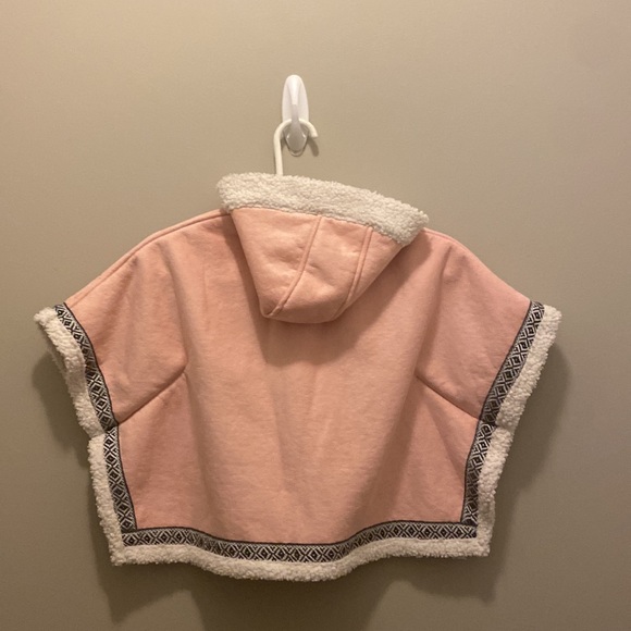 Toddler poncho size 4T - Picture 3 of 4